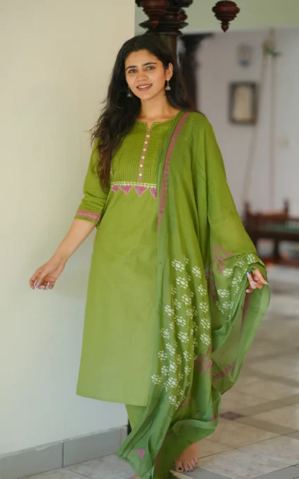 Disha Maroon (Kurti+Pant+Dupatta)